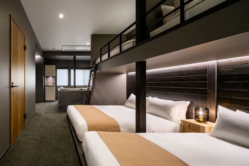 デラックス 4 人部屋 ベッド (複数台) 禁煙 専用バスルーム 客室4 | THE MACHIYA HOTEL TAKAYAMA