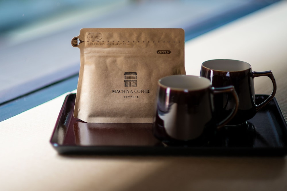 トラディショナル ツインルーム 禁煙 専用バスルーム コーヒー / コーヒーメーカー0 | THE MACHIYA HOTEL TAKAYAMA