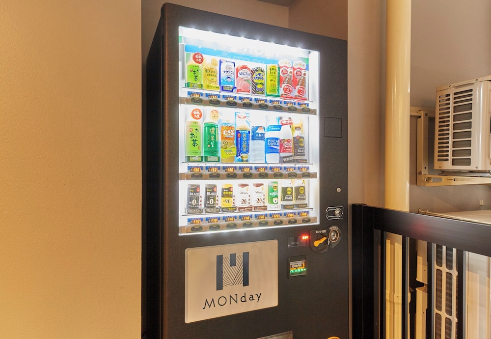 自動販売機1 | MONday Apart Premium 上野御徒町 自動販売機1 | MONday Apart Premium 上野御徒町