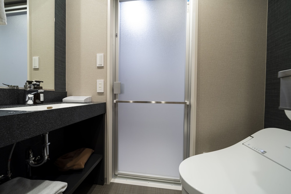 ダブルルーム キングベッド 1 台 禁煙 バスルーム1 | KOKO HOTEL 築地銀座