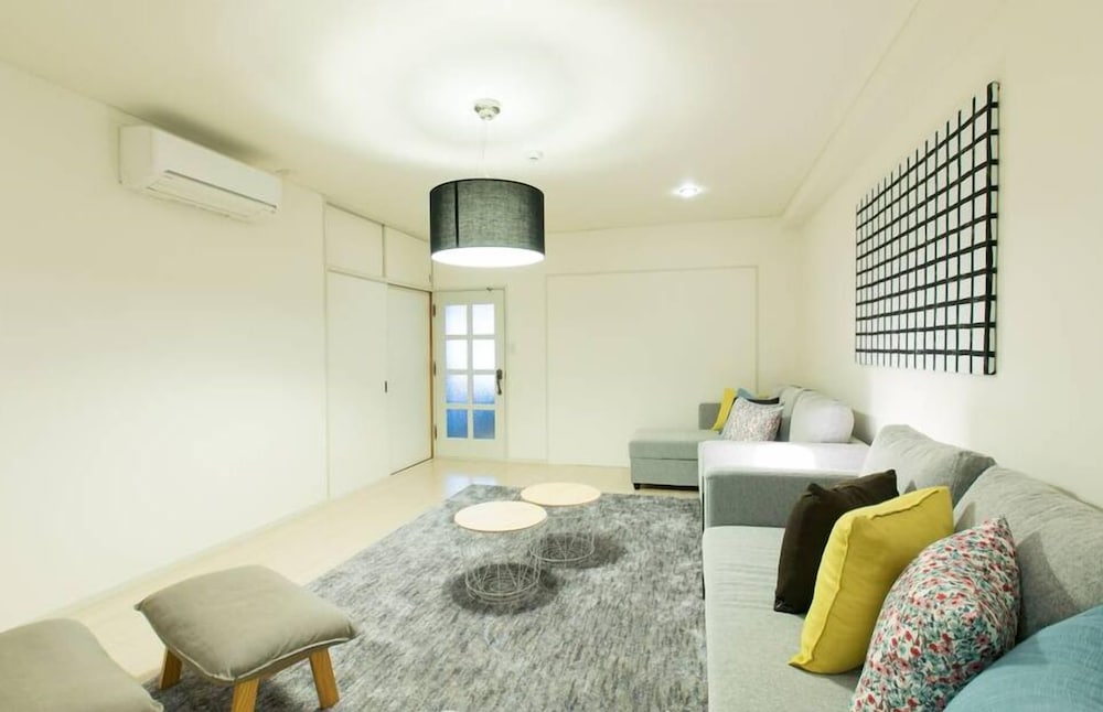 アパートメント 2 ベッドルーム 禁煙 リビング エリア1 | Marumasa 201