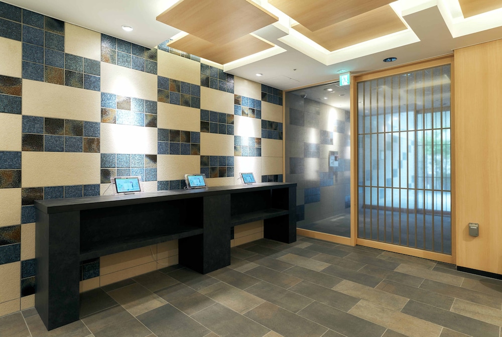 チェックイン / チェックアウト キオスク1 | STAYAT OSAKA SHINSAIBASHI east