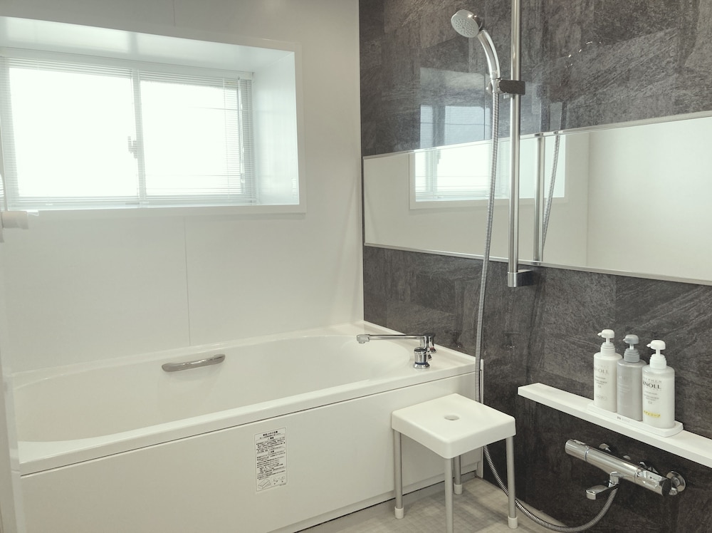 スタンダード・スイートコンド 禁煙 バスルーム11 | コーラルパレス恩納 by サンセットアベニュー