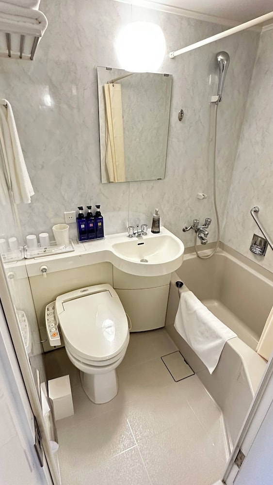 セミダブルルーム - ローズフロア 禁煙 バスルーム1 | ローズステイ東京芝公園