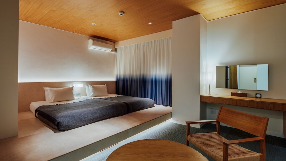 [専用バス・トイレ付] デラックス キングorツインルーム 客室6 | ホテル グラフィー ネズ