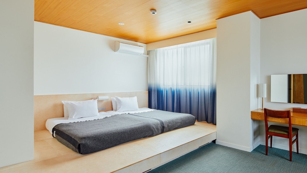 [専用バス・トイレ付] デラックス キングorツインルーム 客室4 | ホテル グラフィー ネズ