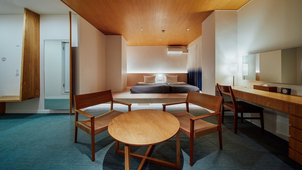 [専用バス・トイレ付] デラックス キングorツインルーム 客室5 | ホテル グラフィー ネズ