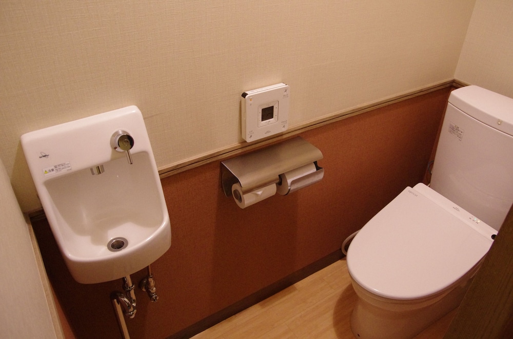 トラディショナル ルーム 共用バスルーム バスルーム0 | 下呂温泉 冨岳