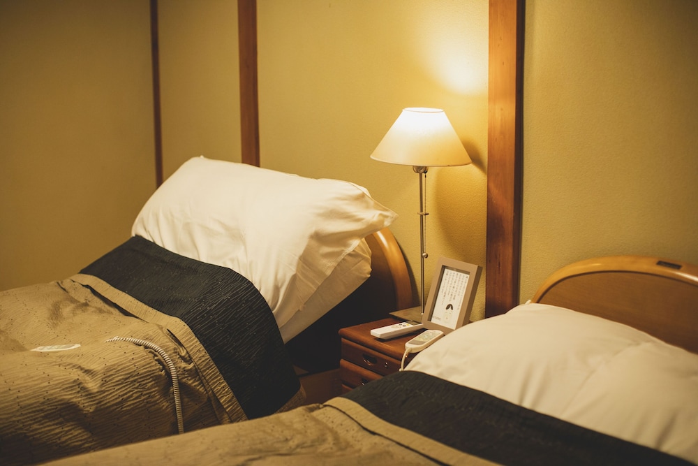 スタンダード和室 ベッド付 共用バスルーム 客室3 | ホテル花小宿