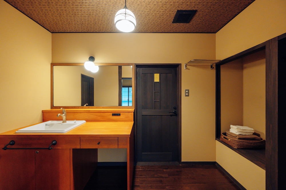 温泉付プレミアムツインルーム 客室1 | ホテル花小宿