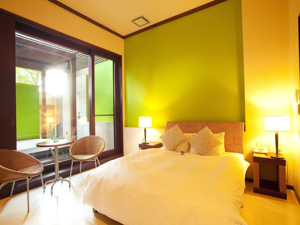 デザインダブルルーム(露天風呂付) 客室1 | hotel Allamanda