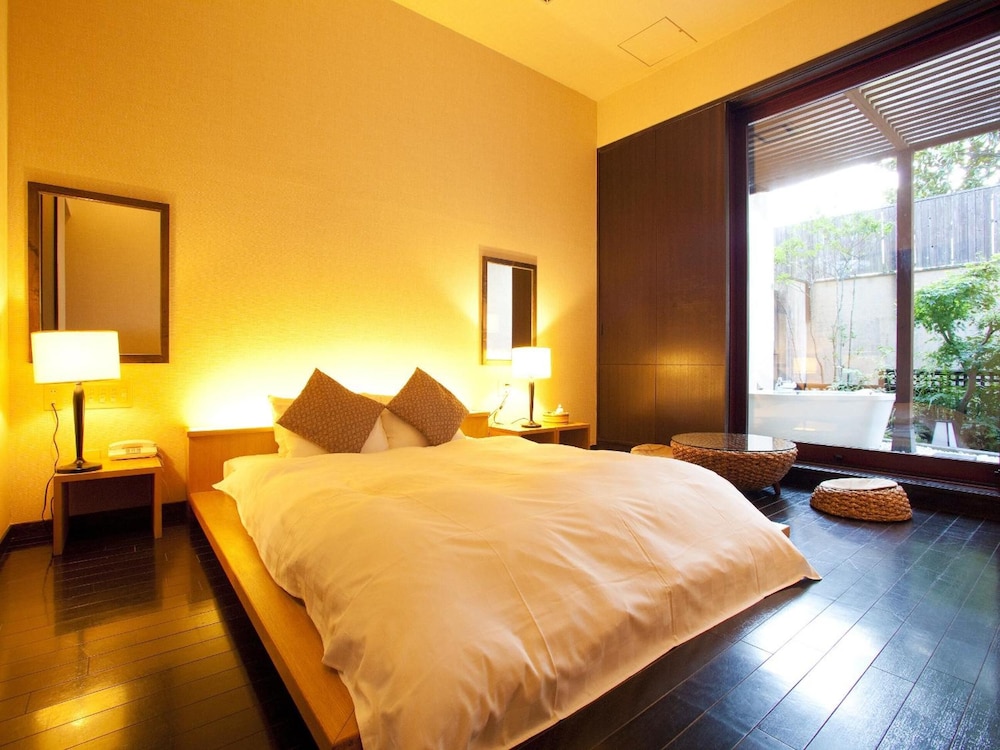 デザインダブルルーム(露天風呂付) 客室2 | hotel Allamanda