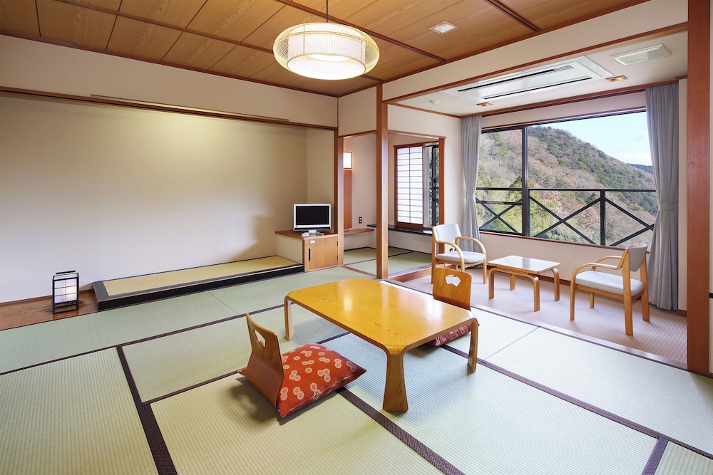 【最上階】43平米以上客室 - 明神・なでしこ - 客室2 | 箱根の森おかだ