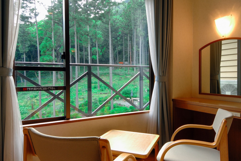 和室 ファミリールーム 専用バスルーム付 客室2 | 箱根の森おかだ