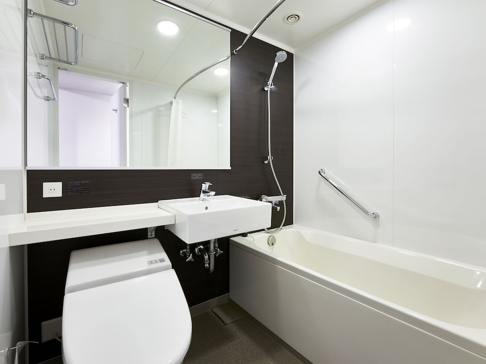 スタンダード ダブルルーム 喫煙可 バスルーム0 | ダイワロイネットホテル大阪北浜