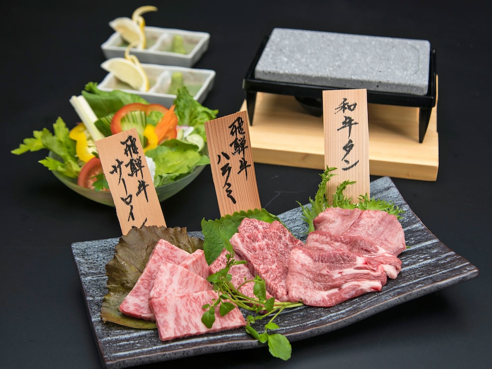 和室12畳高層階 夕食部屋食会席 (18歳以上のみ予約可) 客室5 | ホテルくさかべアルメリア