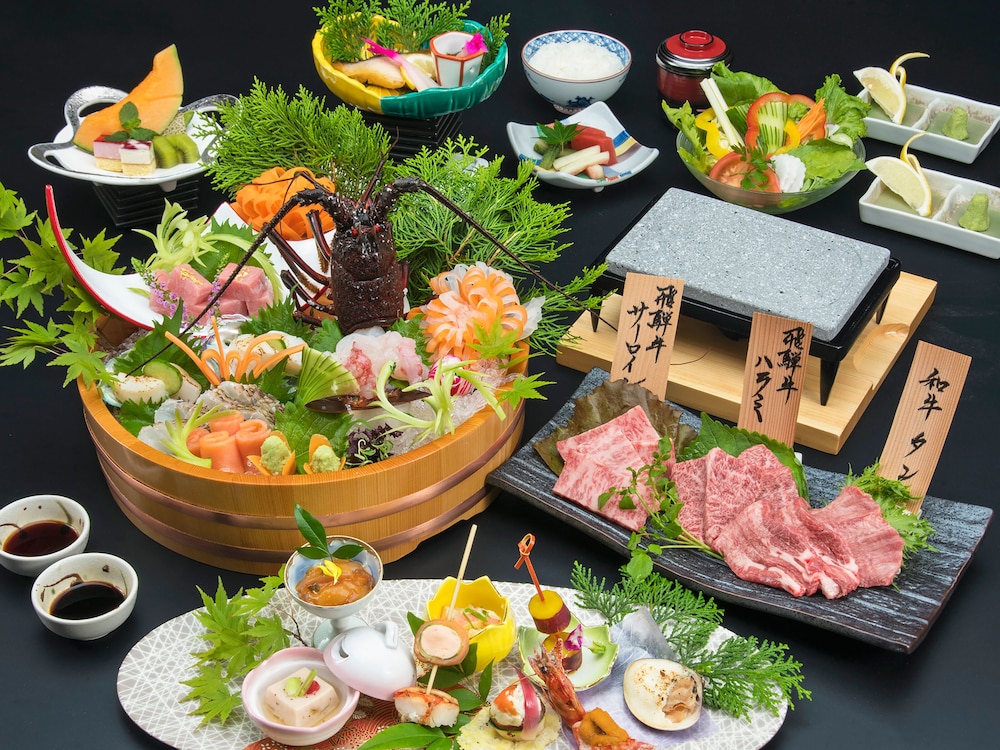 和室12畳高層階 夕食部屋食会席 (18歳以上のみ予約可) | ホテルくさかべアルメリア