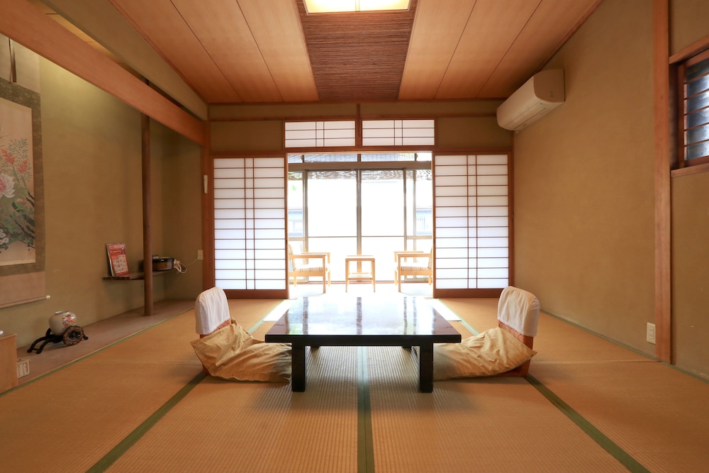 トラディショナル 4 人部屋 | 上大坊