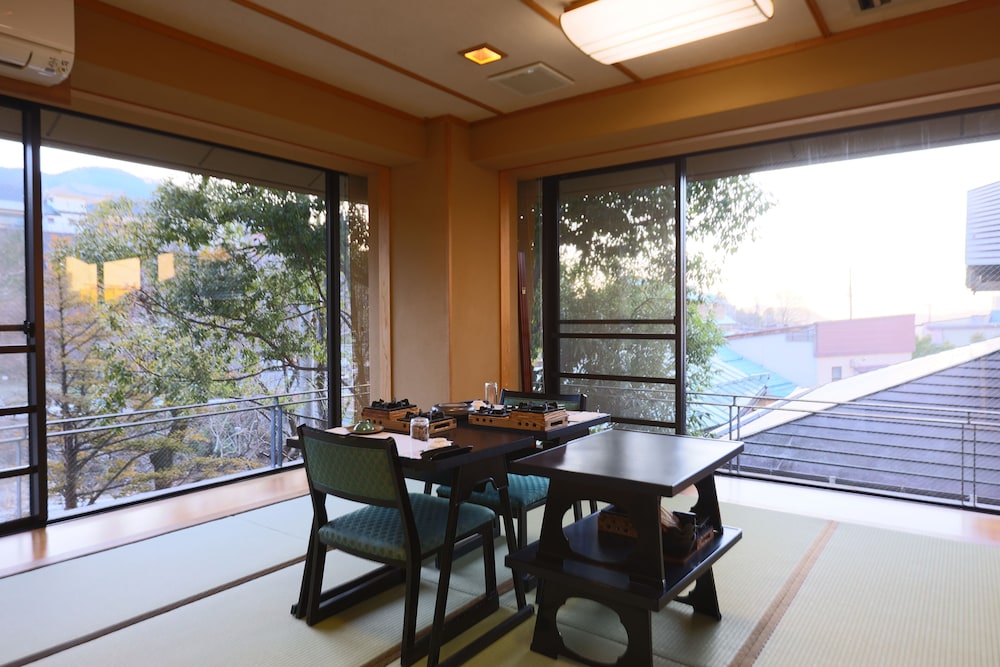 和室（2食付） 旅館のお食事処0 | 渋ホテル