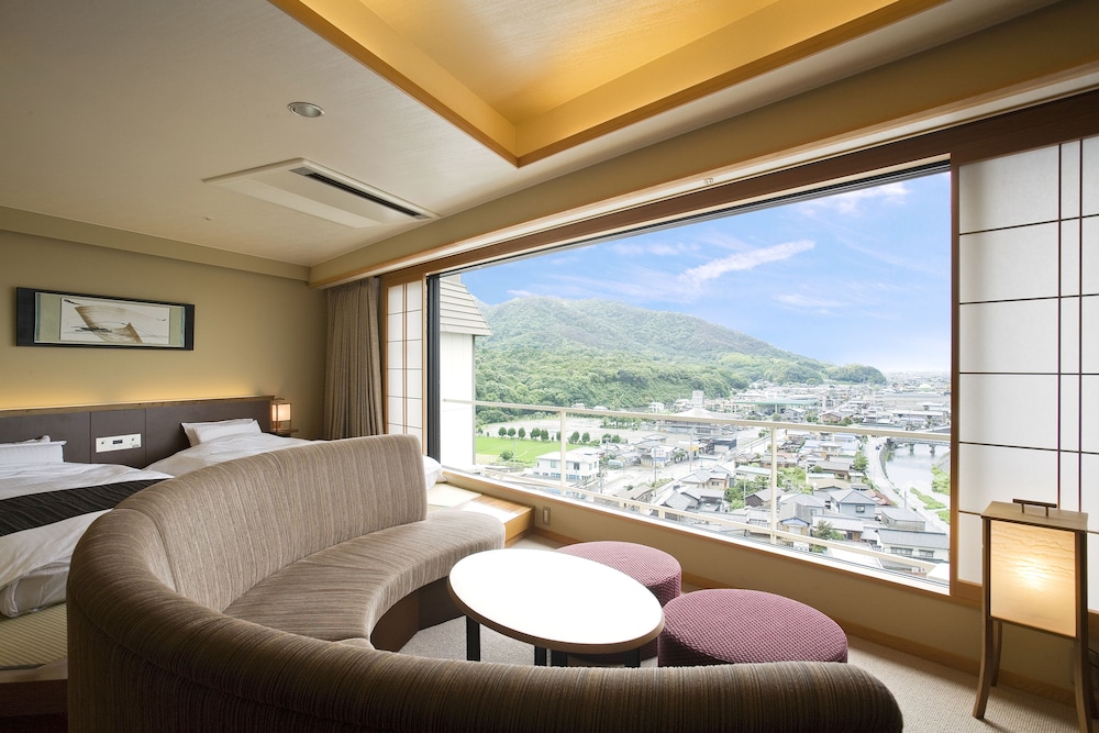 コーナースイート ‐ 山草花 客室露天風呂付 (禁煙) | 湯元こんぴら温泉華の湯 紅梅亭