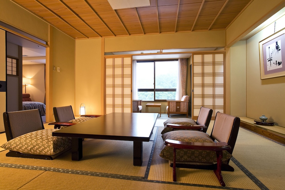 特別室 ‐ らくわ和洋室 (禁煙) 客室1 | 湯元こんぴら温泉華の湯 紅梅亭