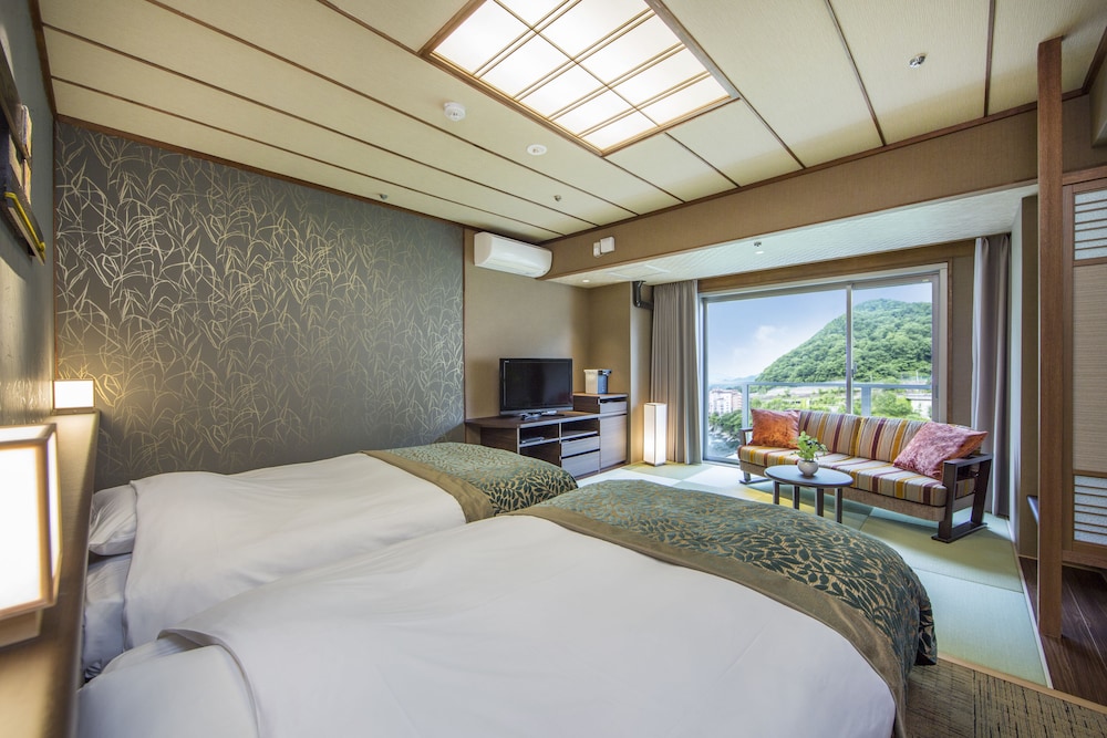 湯の街館 和洋室 2食付（夕食：ブッフェ）禁煙 部屋からの景観0 | 鬼怒川温泉ホテル