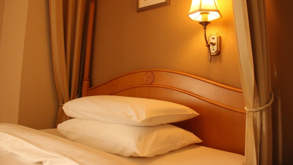 お部屋おまかせ 2名利用 禁煙 客室5 | 金沢白鳥路 ホテル山楽