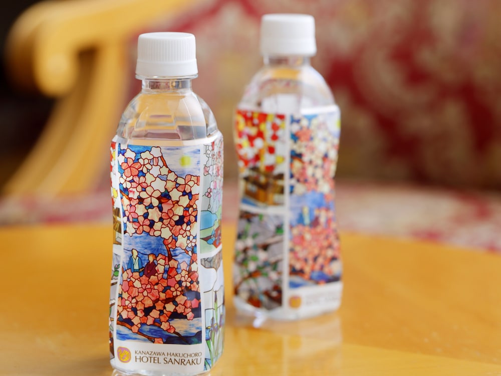 ベーシックツインルーム2名利用(セミダブルベッド2台) 禁煙 客室7 | 金沢白鳥路 ホテル山楽