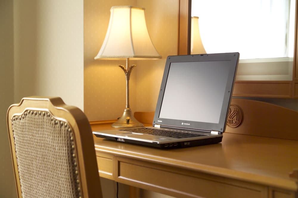 デラックス ツインルーム 禁煙 客室1 | 金沢白鳥路 ホテル山楽