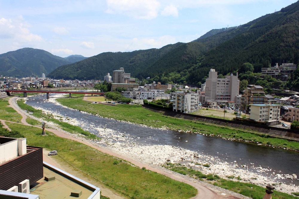 和洋室 布団付き 部屋からの景観0 | 下呂温泉 山形屋