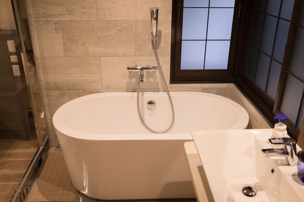 [スタンダード] クイーン (31平米) バスルーム0 | 宮島別荘