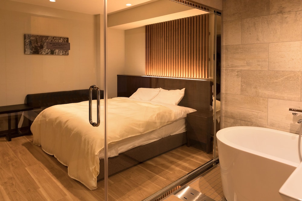 [スタンダード] クイーン (31平米) 客室1 | 宮島別荘