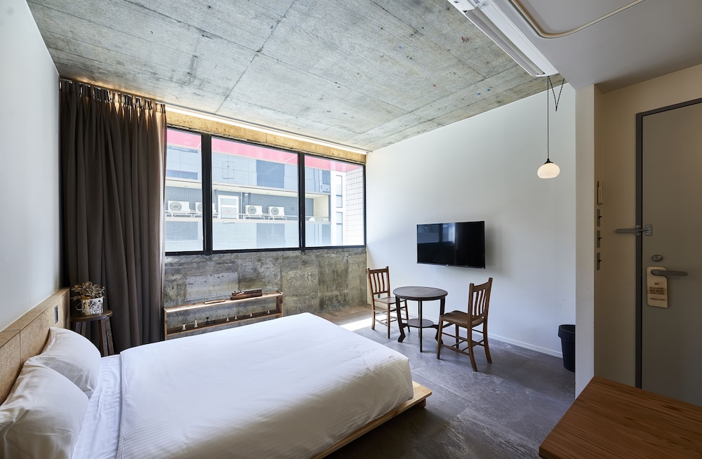 コレクション スーペリア ダブルルーム 禁煙 シティ ビュー0 | ホテルモーニングボックス大阪心斎橋