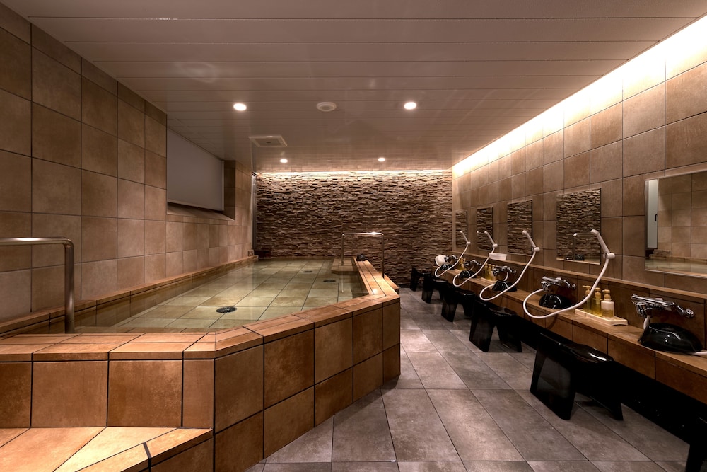 スタンダード ツインルーム シングルベッド 2 台 禁煙 共用バスルーム 共用バスルーム0 | ホテルモーニングボックス大阪心斎橋