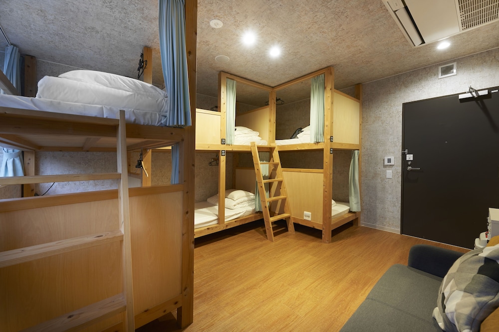 ファミリー ルーム 禁煙 6名用 客室2 | ホテルモーニングボックス大阪心斎橋