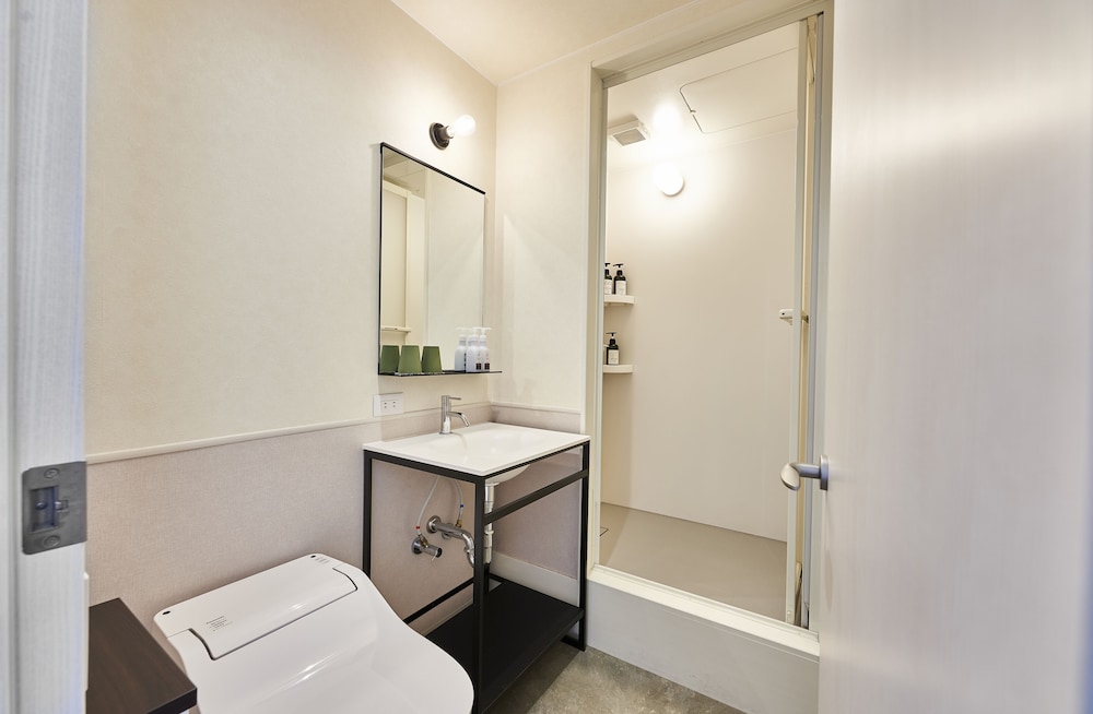 コンフォートダブルルーム 禁煙 バスルームの設備1 | ホテルモーニングボックス大阪心斎橋