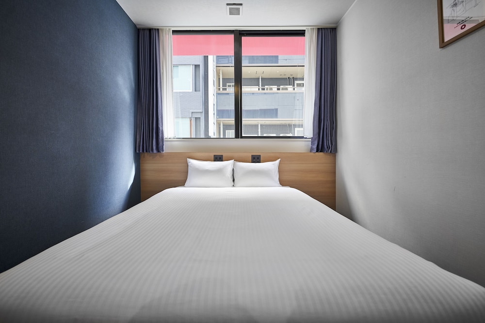 コンフォートダブルルーム 禁煙 シティ ビュー0 | ホテルモーニングボックス大阪心斎橋