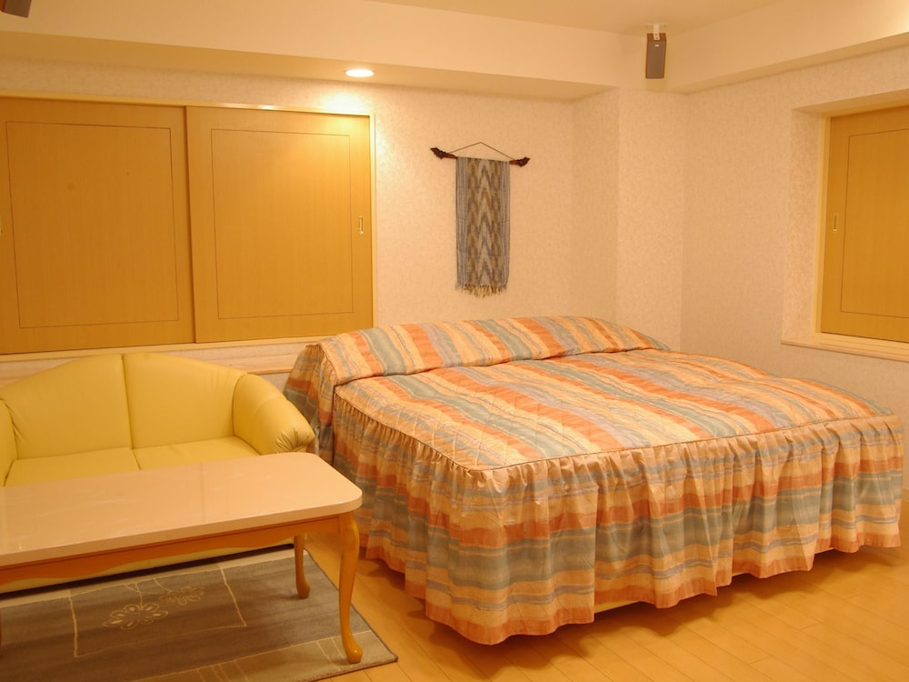 スタンダード ルーム クイーンベッド 1 台 (Couples Hotel) 客室5 | ホテル ファインオリーブ堺