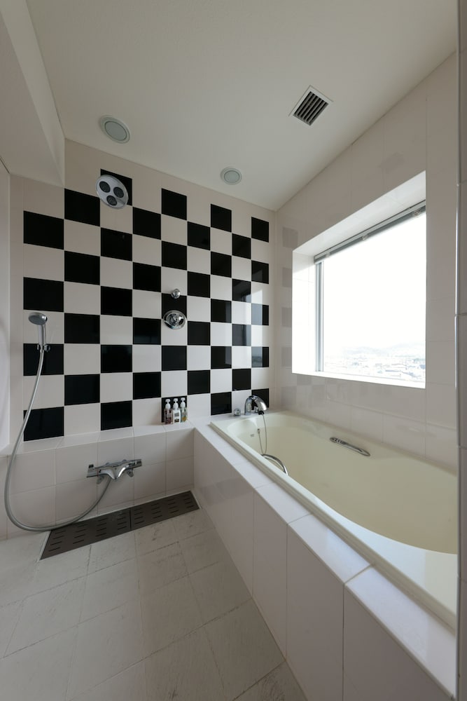 デラックス ツインルーム 禁煙 (3歳から有料) バスルーム0 | 富良野ナチュラクスホテル