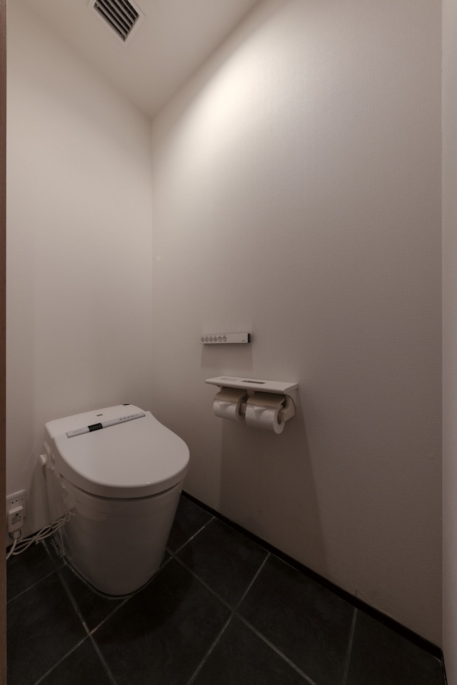 デラックス ツインルーム 禁煙 (3歳から有料) 客室の設備とサービス1 | 富良野ナチュラクスホテル