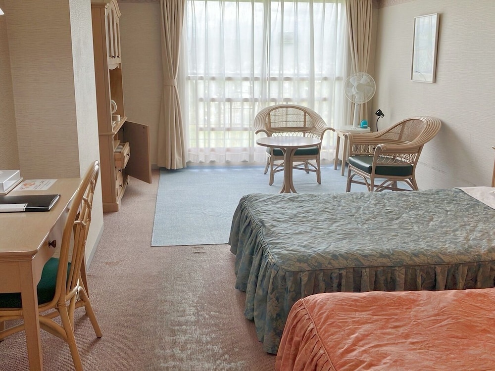 コンフォート ツインルーム 禁煙 客室10 | 富良野ホップスホテル