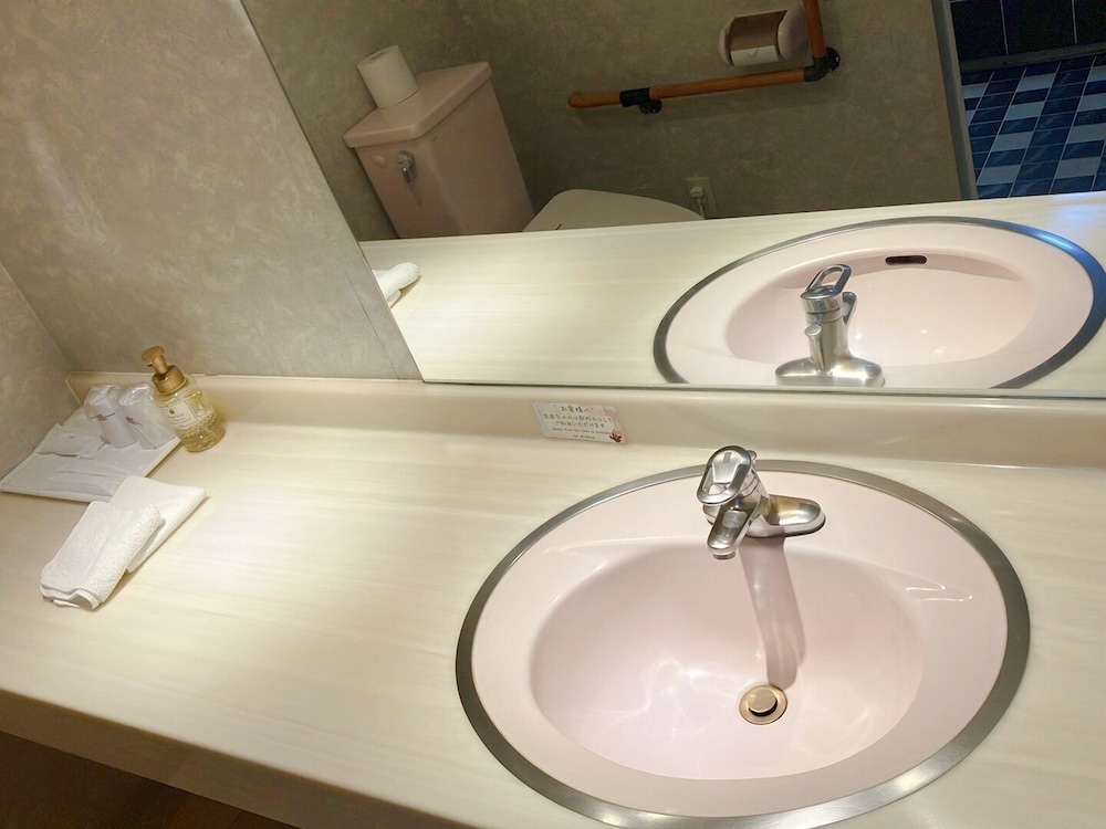 コンフォート ツインルーム 禁煙 客室4 | 富良野ホップスホテル