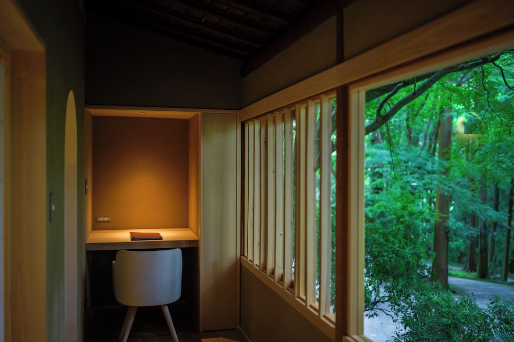 桜の間 和洋室 料理長おすすめグレードアップ会席プラン 禁煙 客室4 | 月日亭