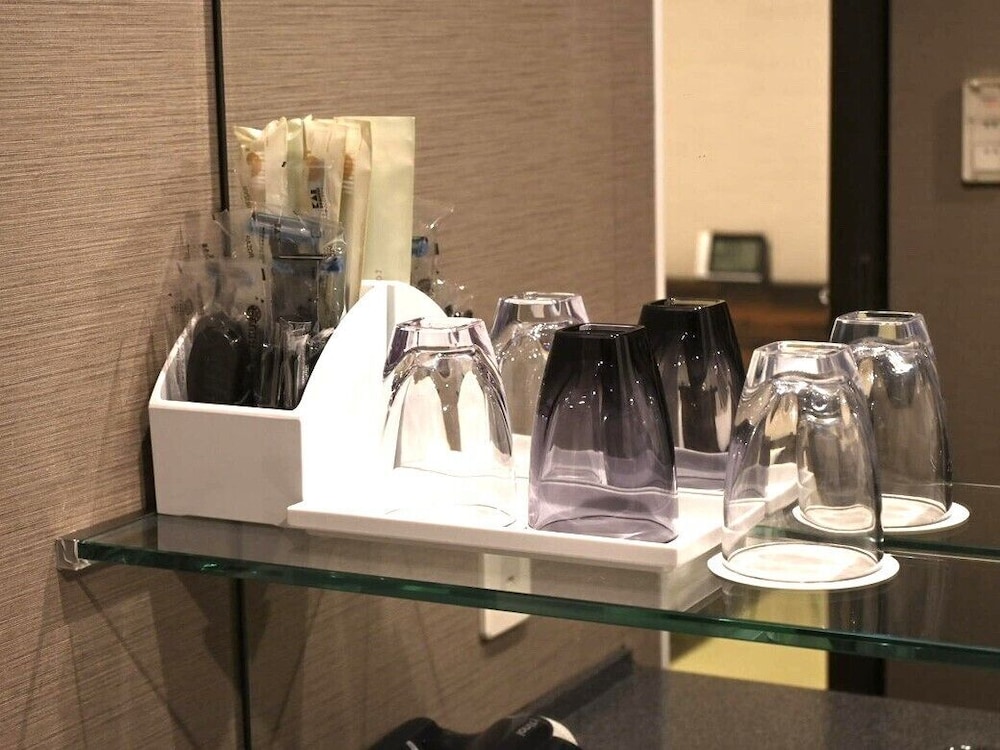 エコノミーダブルルーム 共同バスルーム 禁煙 客室2 | 袖湊の湯 ドーミーインPREMIUM博多・キャナルシティ前