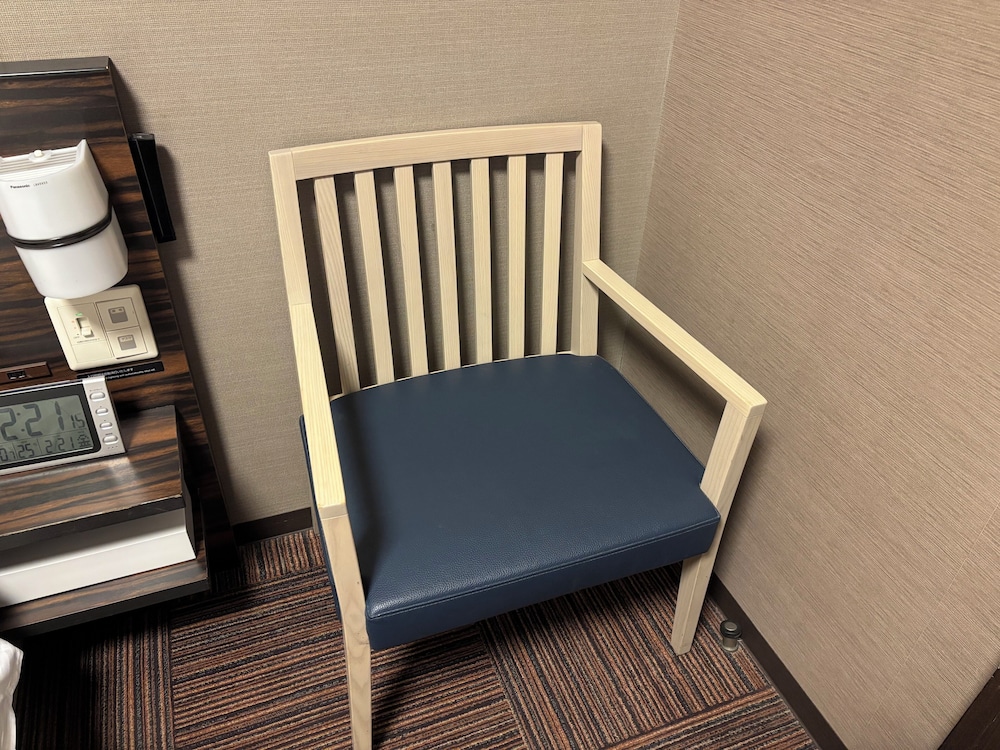 エコノミーダブルルーム 共同バスルーム 禁煙 客室15 | 袖湊の湯 ドーミーインPREMIUM博多・キャナルシティ前