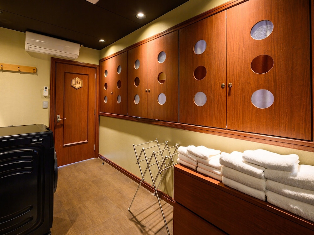 スイート バスルーム1 | 畳の宿 北谷美浜