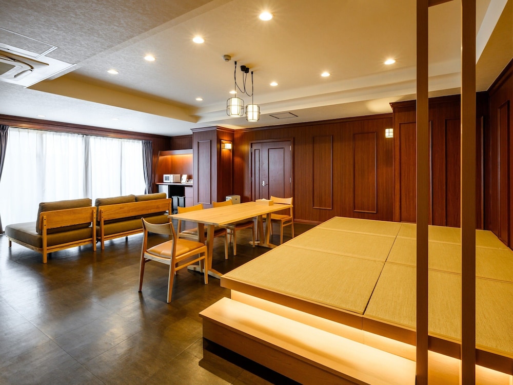 スイート 客室2 | 畳の宿 北谷美浜