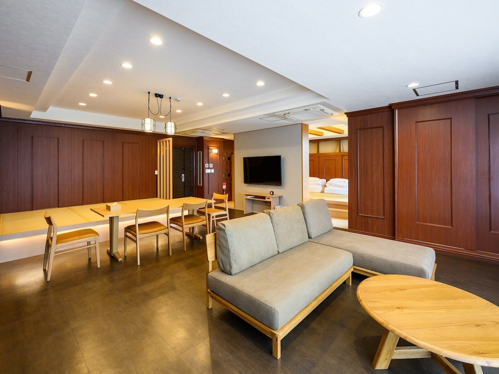 スイート | 畳の宿 北谷美浜