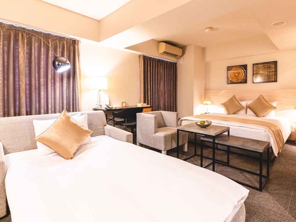 【３名】ラグジュアリー ダブルルーム ソファーベッド 禁煙 | 六本木ホテル S