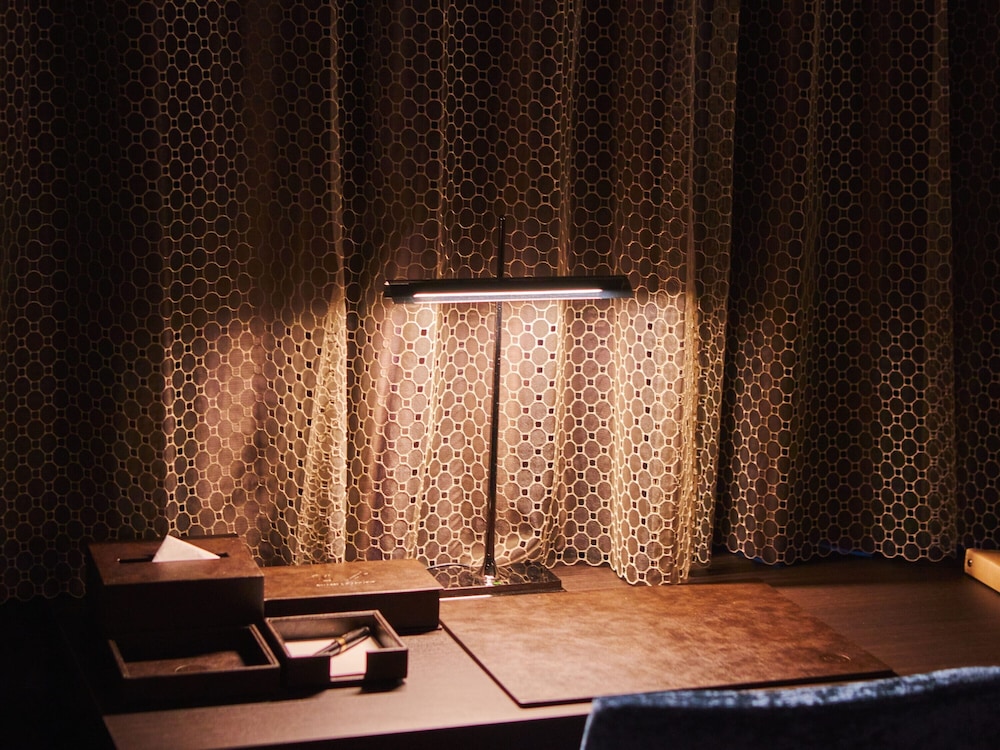 デザイナーズ ラグジュアリー 客室1 | 六本木ホテル S